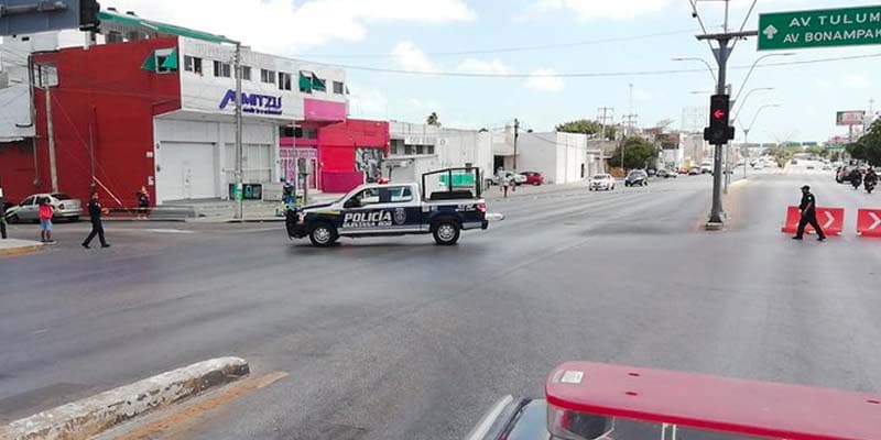 Continúa el cierre de vialidades para prevenir COVID-19 en Cancún