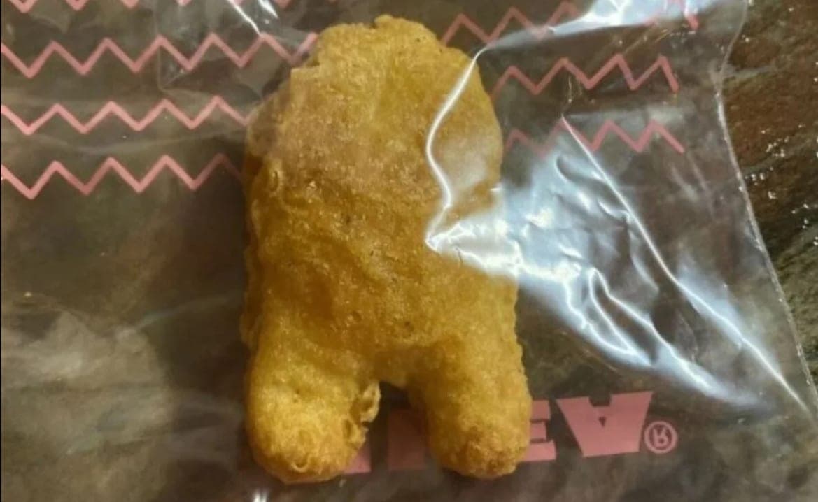 Venden nugget de pollo con forma de 'Among Us' en casi 2 mdp
