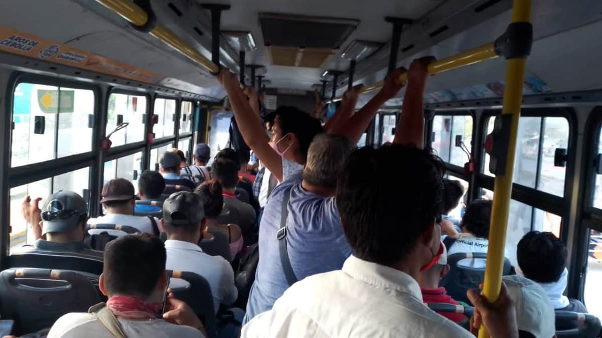 Transporte público, foco rojo de contagios por COVID-19 en Cancún