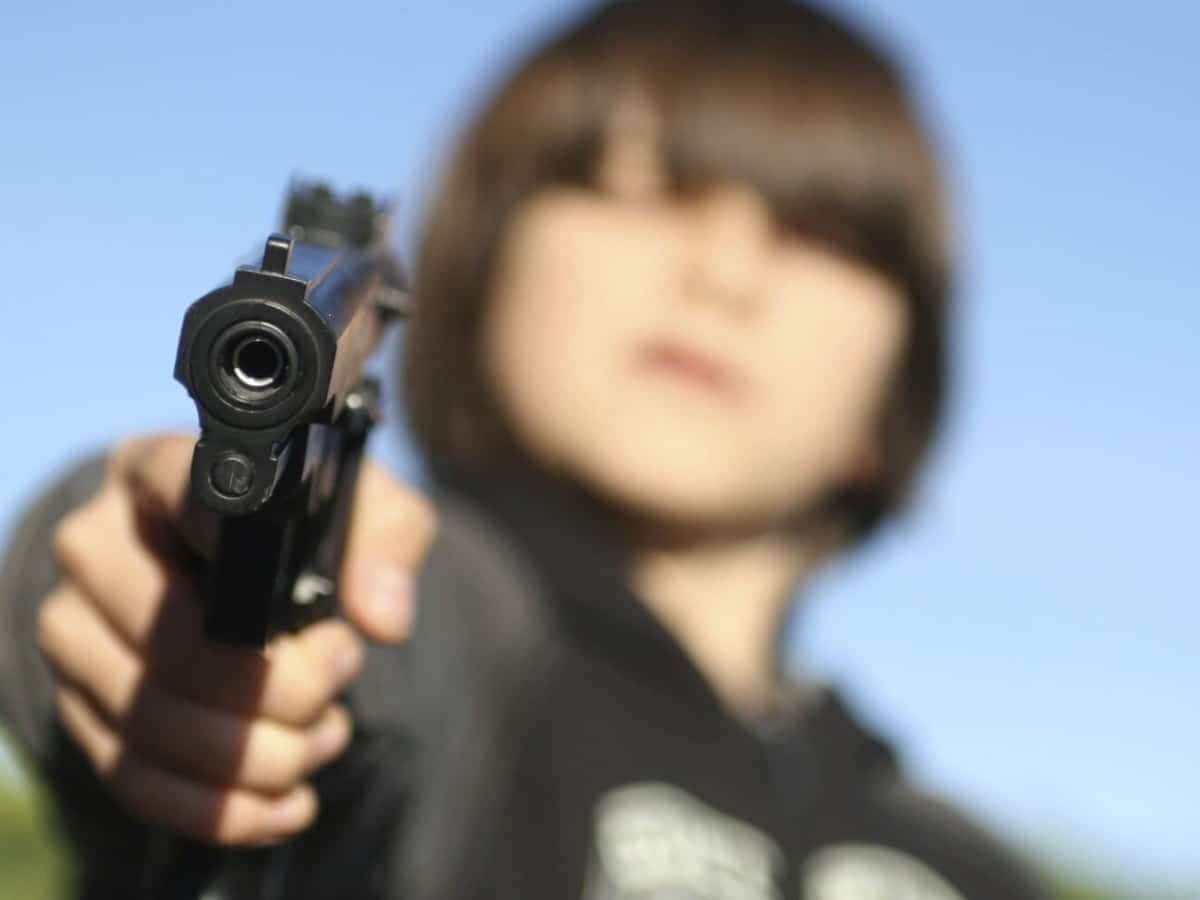 Niño de 12 años dispara a otro tras enfadarse por una partida de videojuegos