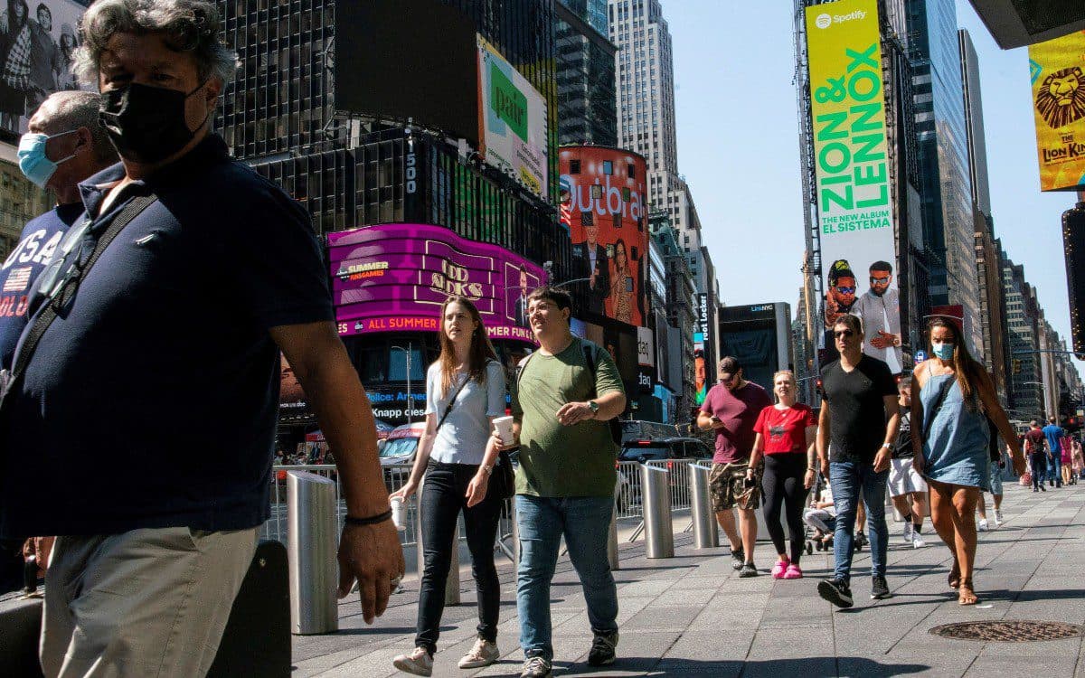 ¡Es oficial! Vuelve el cubrebocas a Estados Unidos, incluso para los vacunados