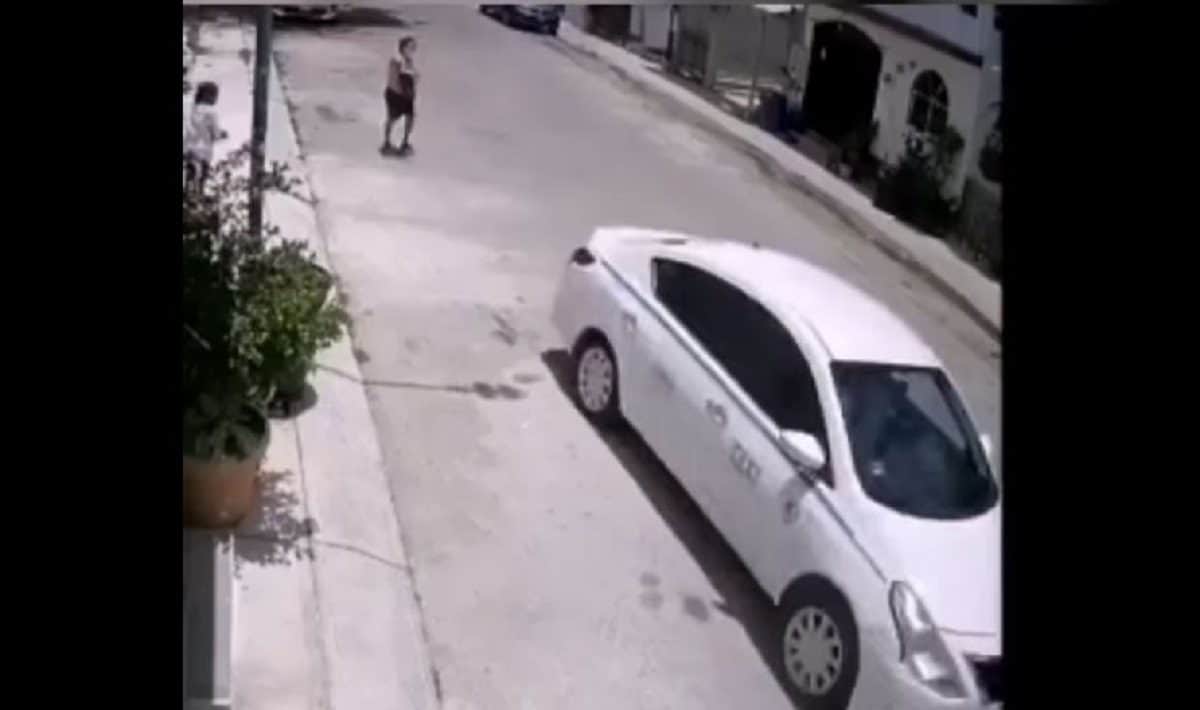 VIDEO: Taxista playense se lleva la mercancía de una usuaria en su cajuela