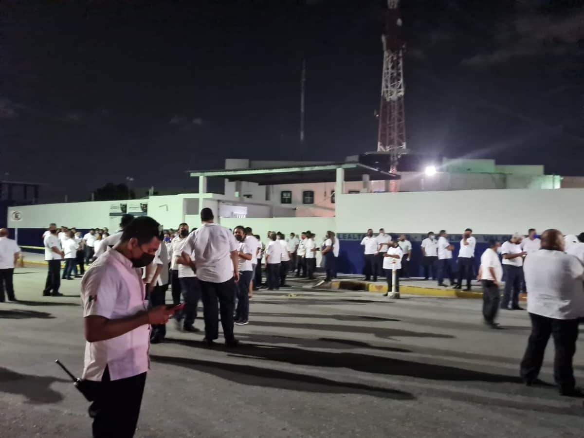 Detención de taxistas en Zona Hotelera genera manifestación afuera de Fiscalía
