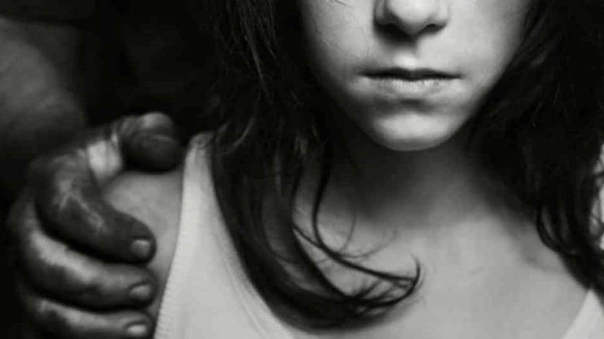 VIDEO: Niño graba a su madre suplicando ayuda tras golpiza de su esposo