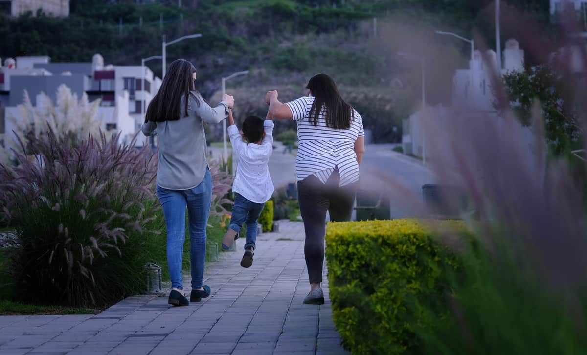 Mujeres logran primer adopción homoparental de un niño de 5 años en Jalisco
