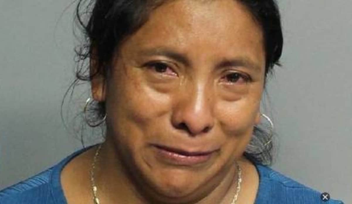 Dan 25 años de cárcel a mujer que olvidó a su bebé de 2 años en al auto y murió