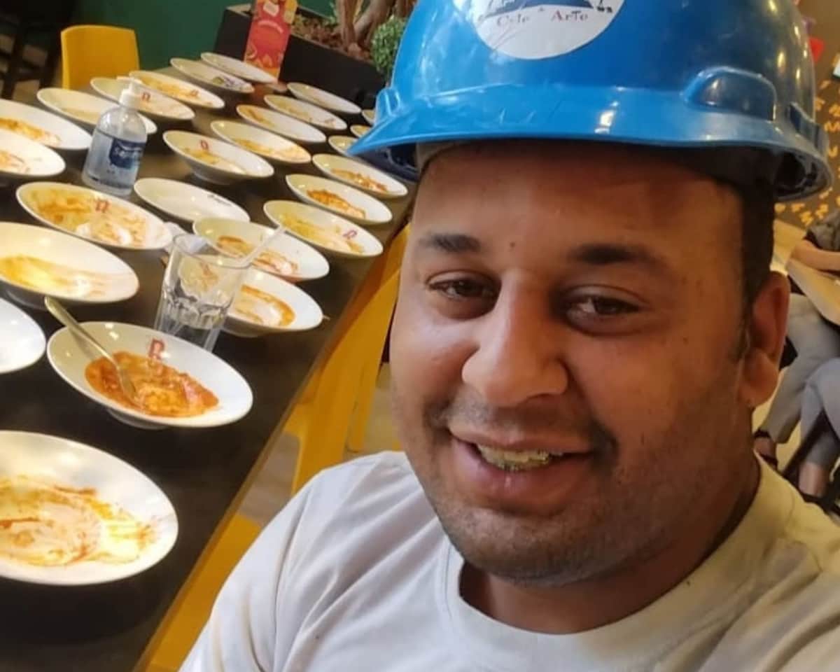 ¡Casi nada! Echan a hombre de un restaurante por comerse 15 platos de pasta