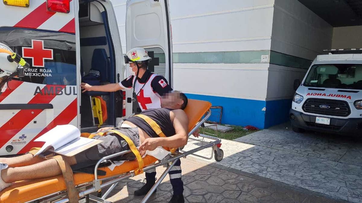 Hombre es atacado por la espalda en Cancún; recibe balazo en el trasero