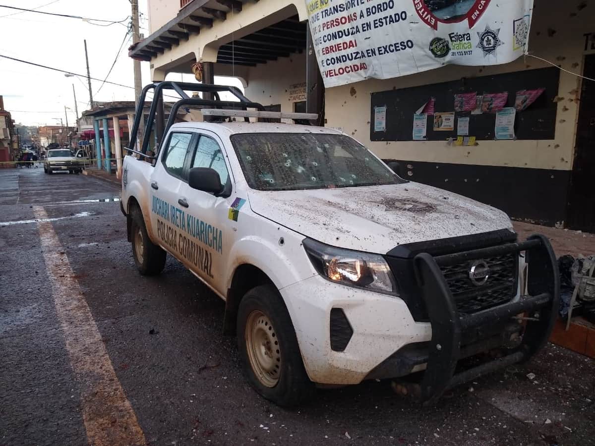 ¡VIOLENCIA EN MICHOACÁN! CJNG emboscaron a policías y atacaron jefatura a balazos