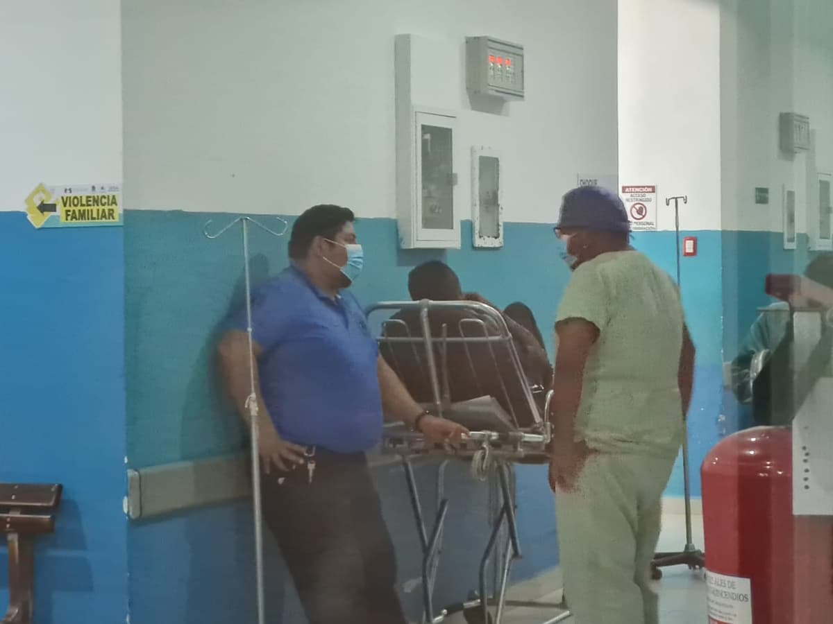 ¡Vivo de milagro! Se lanza de un coche para salvarse de ser ejecutado en Cancún