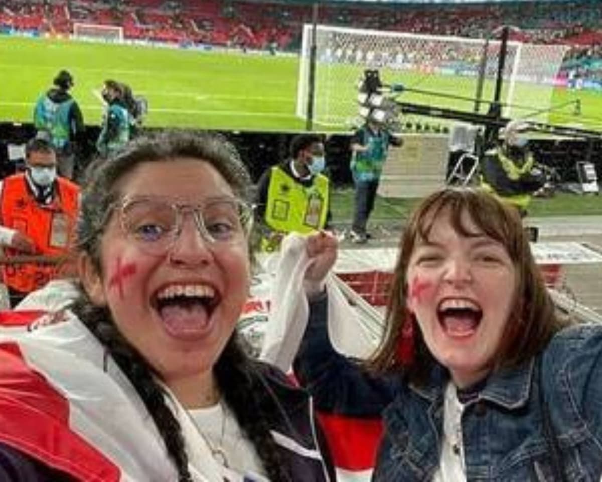 Se reportó como enferma para ir a la Eurocopa, la vieron en la TV y fue despedida