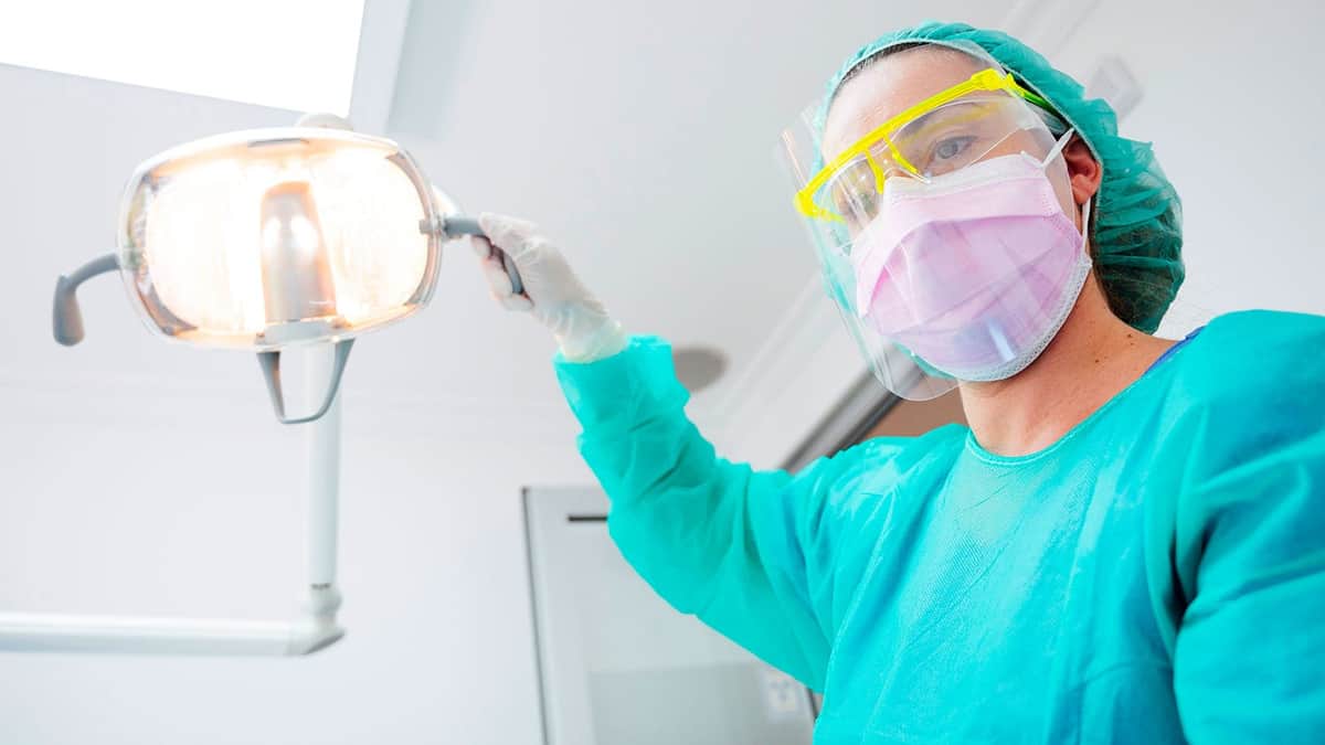 Reavivan el turismo médico: extranjeros viajan a México por tratamientos dentales asequibles