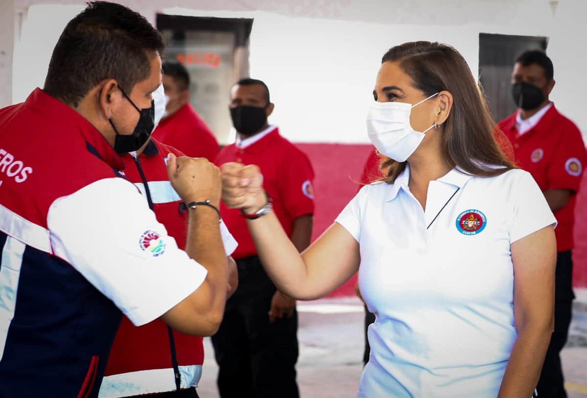 Reconoce Mara Lezama labor del Heroico Cuerpo de Bomberos en Cancún