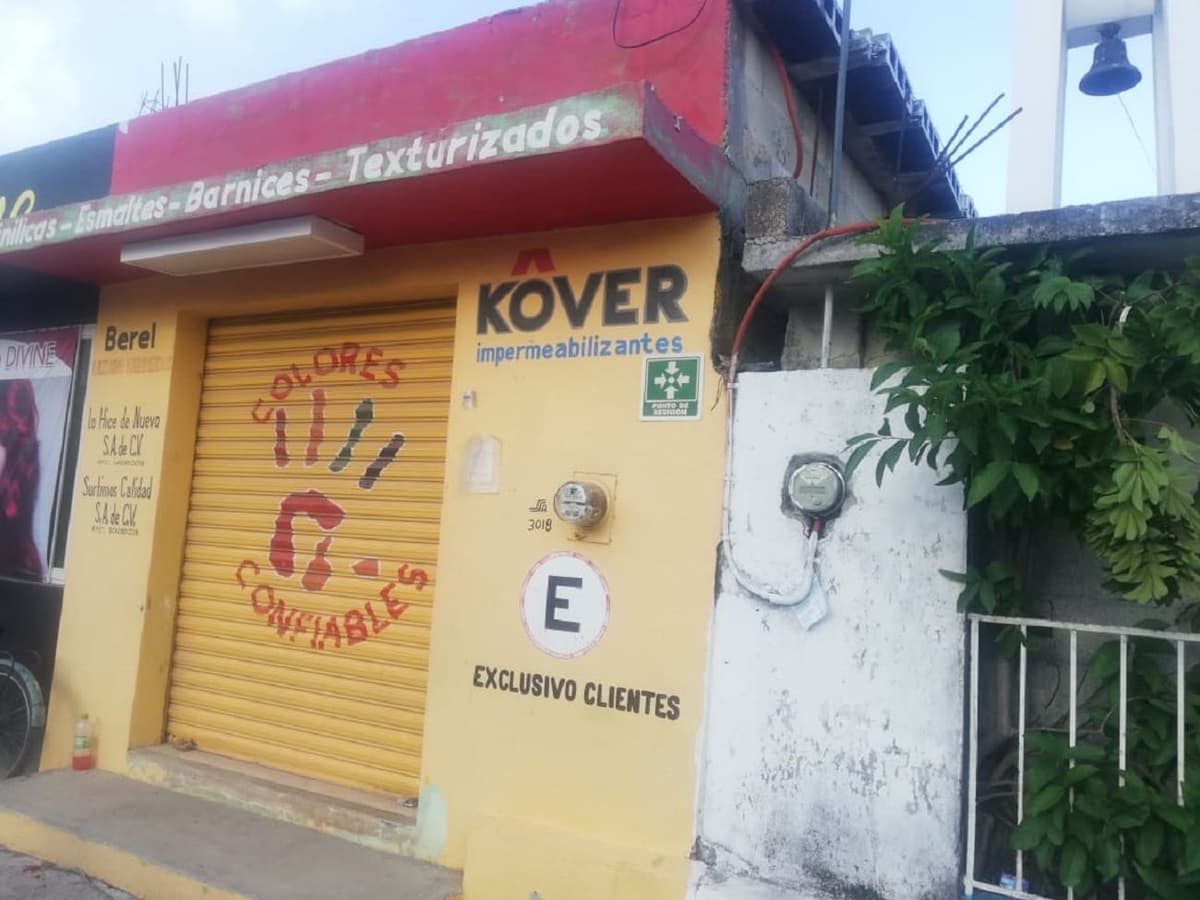 Expulsan ejidatarios a chofer de Nivardo Mena de local comercial "por no pagar renta"