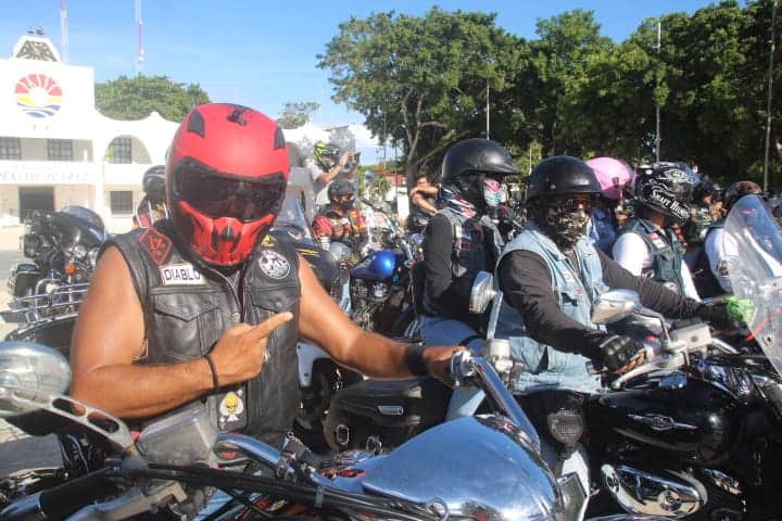 Cientos de motociclistas ruedan en beneficio de adultos mayores de Cancún