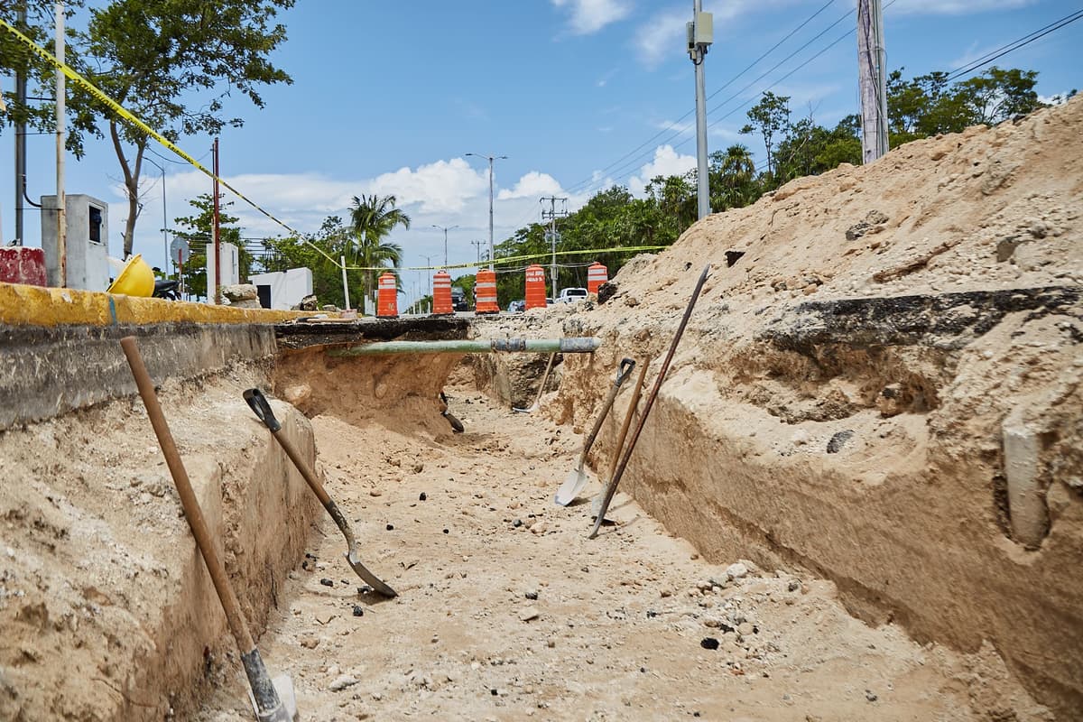 Por obras de reparación debido a socavón, cierran temporalmente playa Caletita en Cozumel