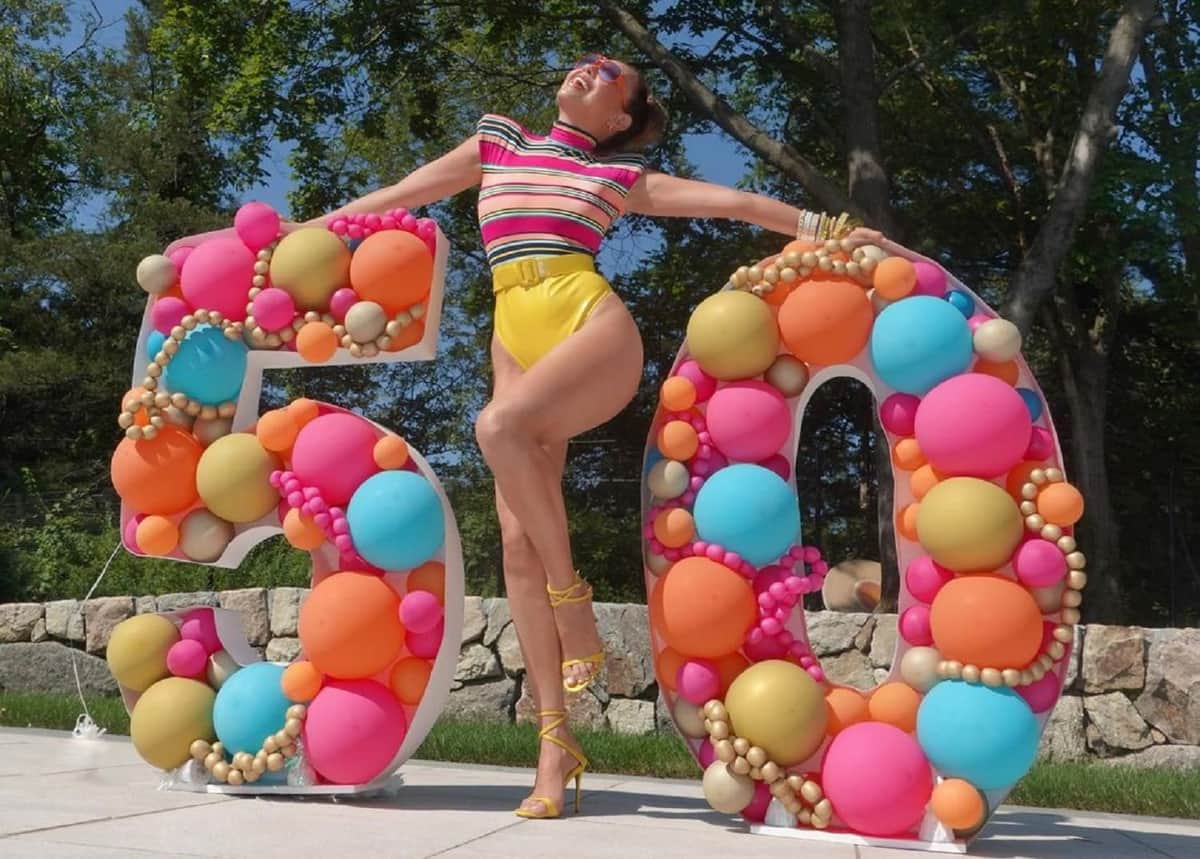 FOTOS: Con espectaculares imágenes Thalía celebra 50 años "arrasando"