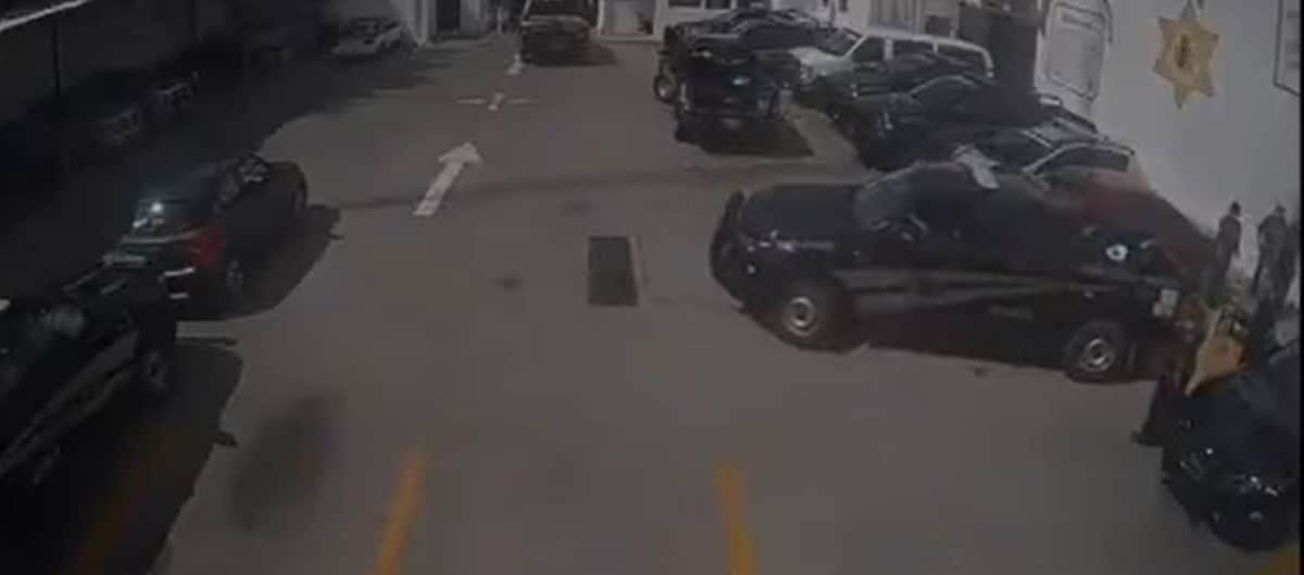 ¡SÍ HUBO ABUSO POLICIAL! Nuevo video muestra cómo policías sometieron a José Eduardo