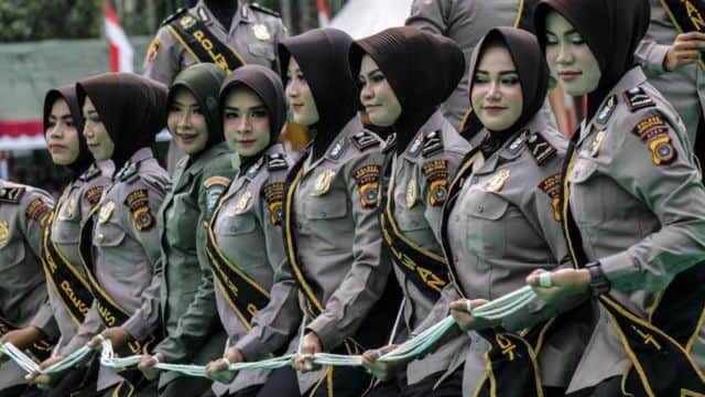 El ejército de Indonesia ya no pedirá a mujeres 'la virginidad' como un requisito