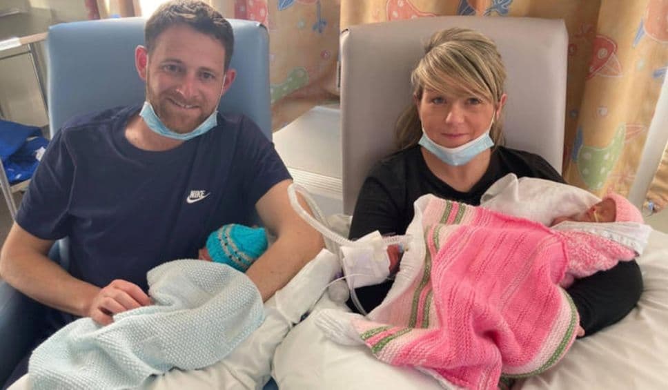 Mujer rompe récord al dar a luz a cuatro bebés ¡en menos de un año!