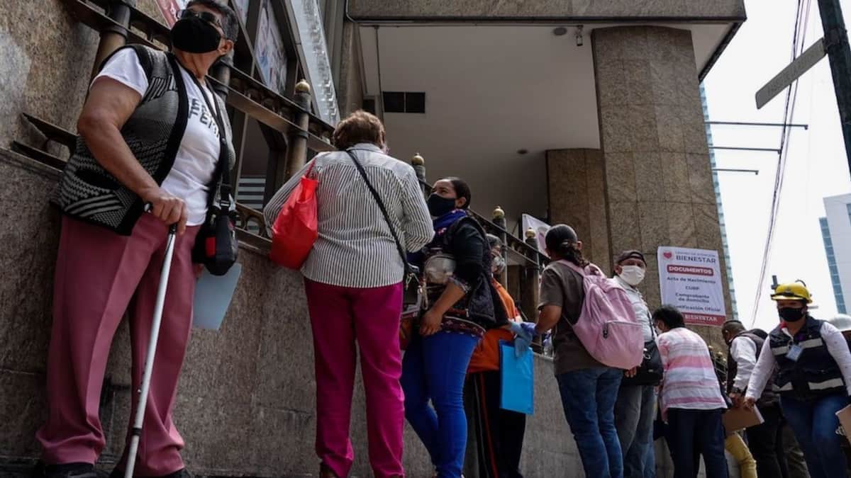 Adultos de 65 a 67 años ya pueden tramitar su Tarjeta del Bienestar para recibir la pensión