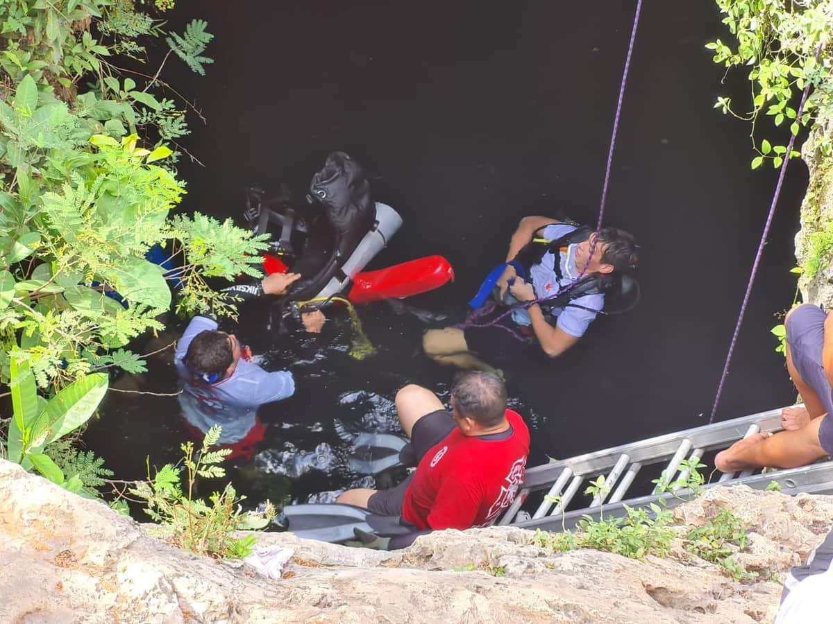 Buscan cuerpos de rescate a hombre que cayó en un cenote de Cancún