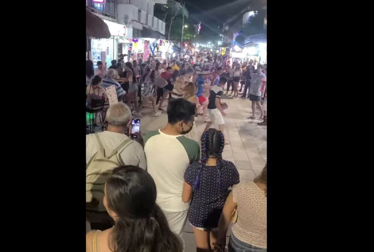 VIDEO: Turistas se olvidan de la pandemia y arman 'fiestón loco' en la Quinta Avenida