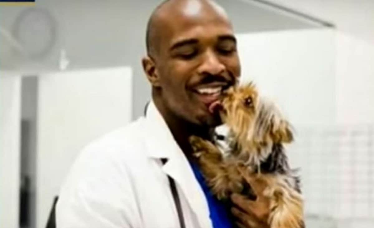 VIDEO: Veterinario se filmó abusando sexualmente de varios perros, lo publicaba en redes