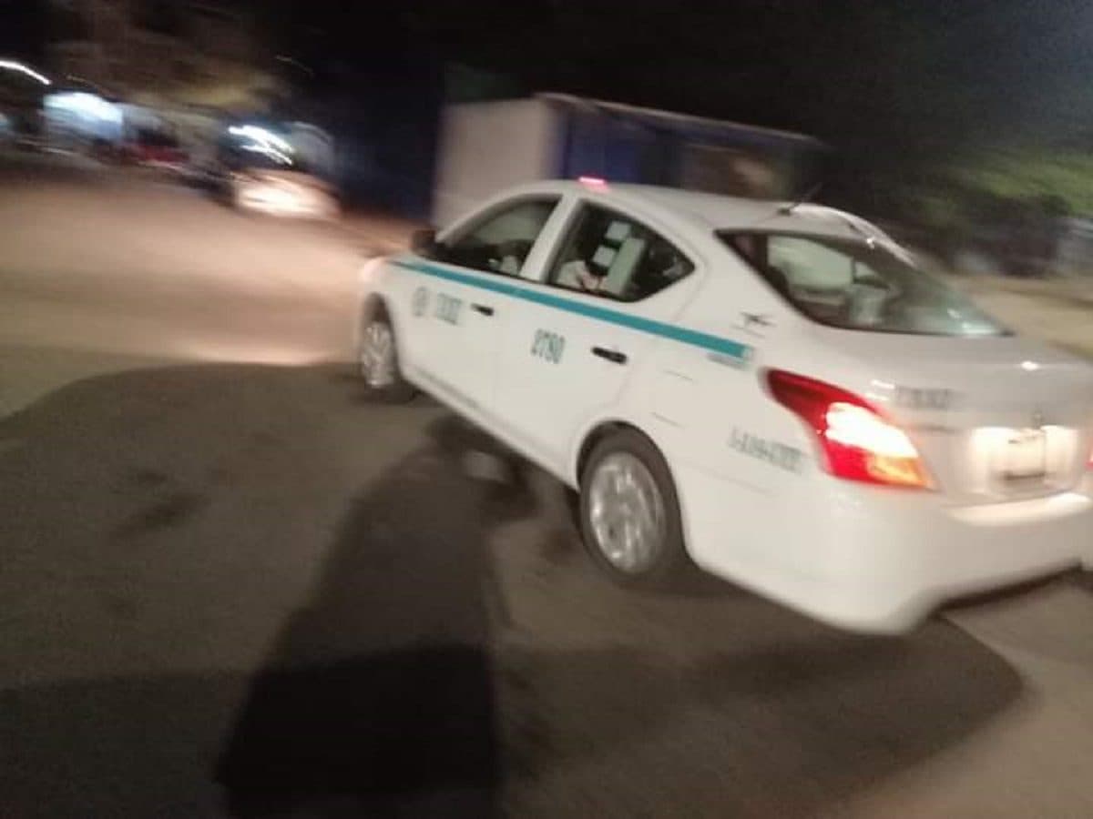 Playense denuncia presunta agresión de taxista; acusa que no la quería dejar bajar