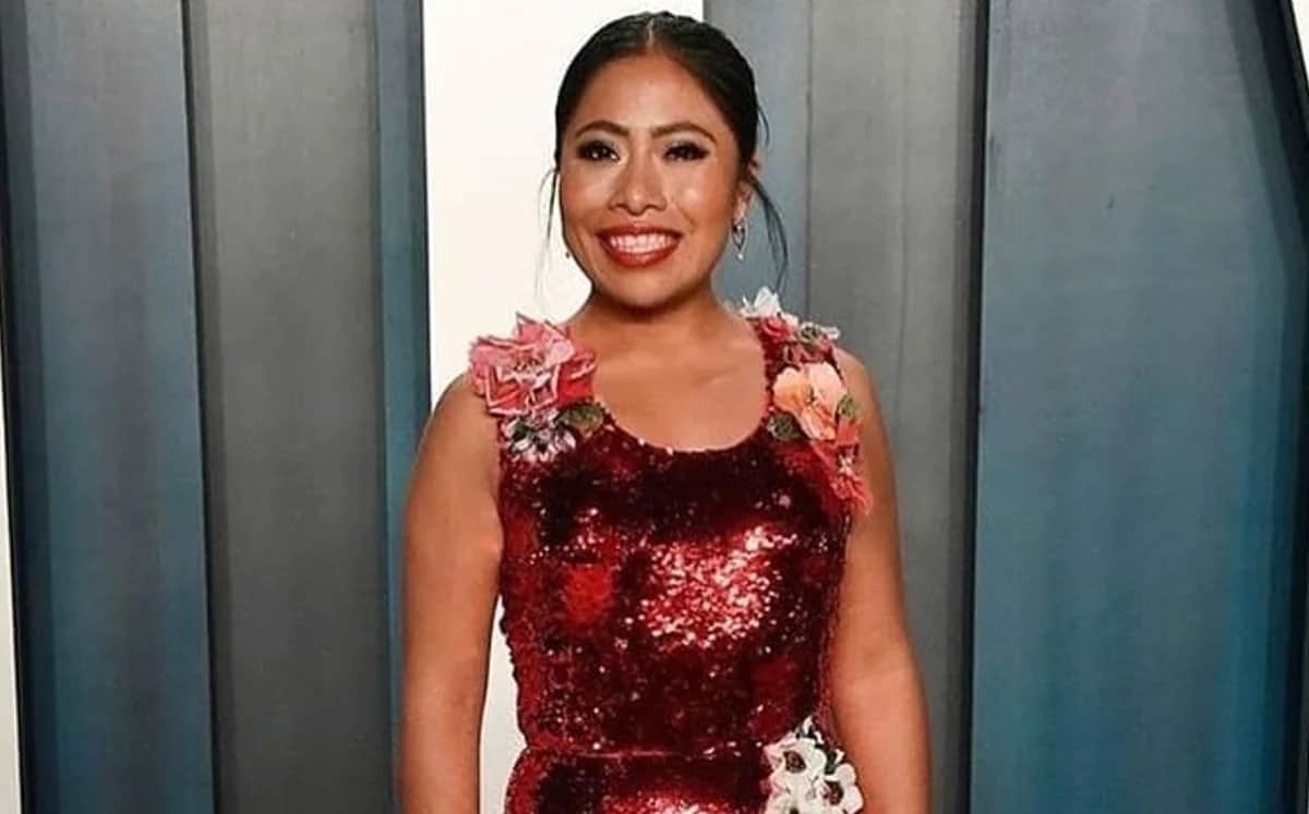 Yalitza Aparicio sorprende usando outfit de Prada