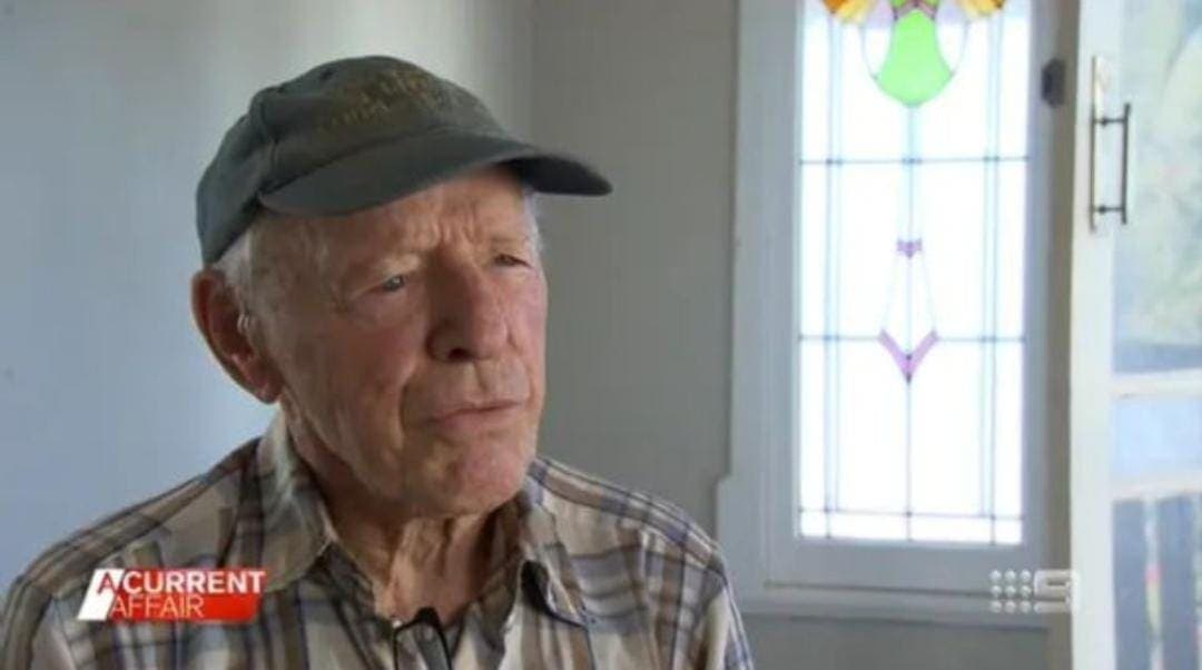 Adulto mayor pierde sus ahorros tras depositarlos a otra cuenta