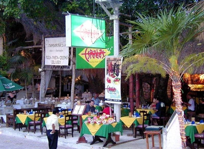 Restauranteros piden al Gobernador prolongar una hora más su cierre en Playa del Carmen