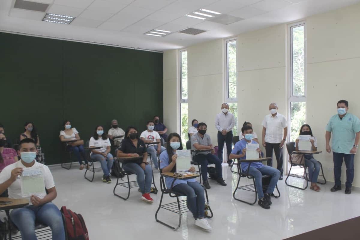 La educación es una prioridad que nos convoca a superar los retos actuales de la emergencia sanitaria: Carlos Joaquín