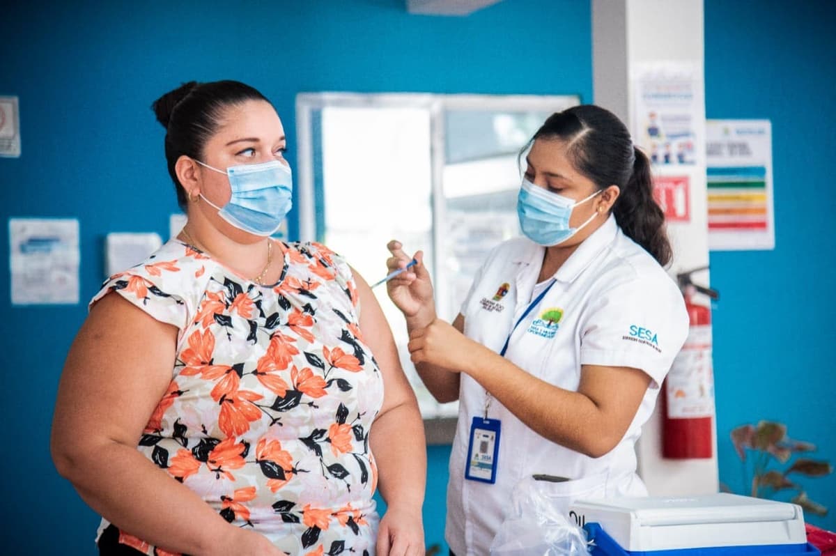 Se vacunará contra COVID a rezagados antes de que acabe el mes: Arturo Abreu