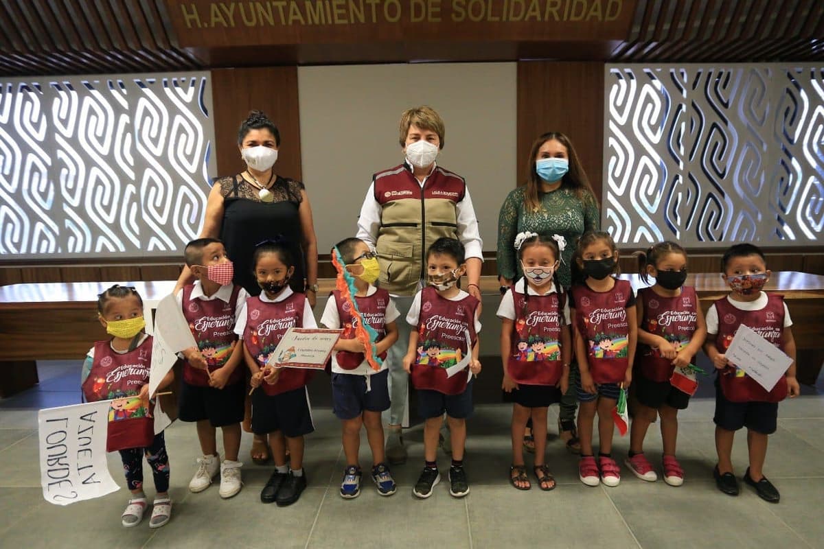 Reconocen compromiso de padres en vuelta a clases en Playa del Carmen