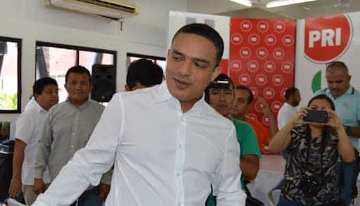Denuncian a ex diputado Raymundo King por agredir a su ex esposa