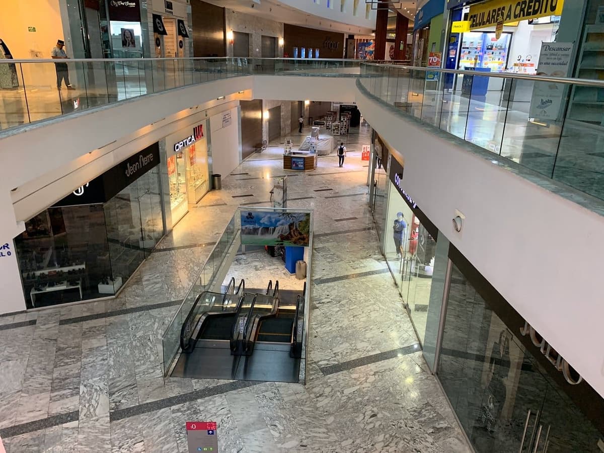 Detuvieron a una mujer en Plaza las Américas con outfit robado