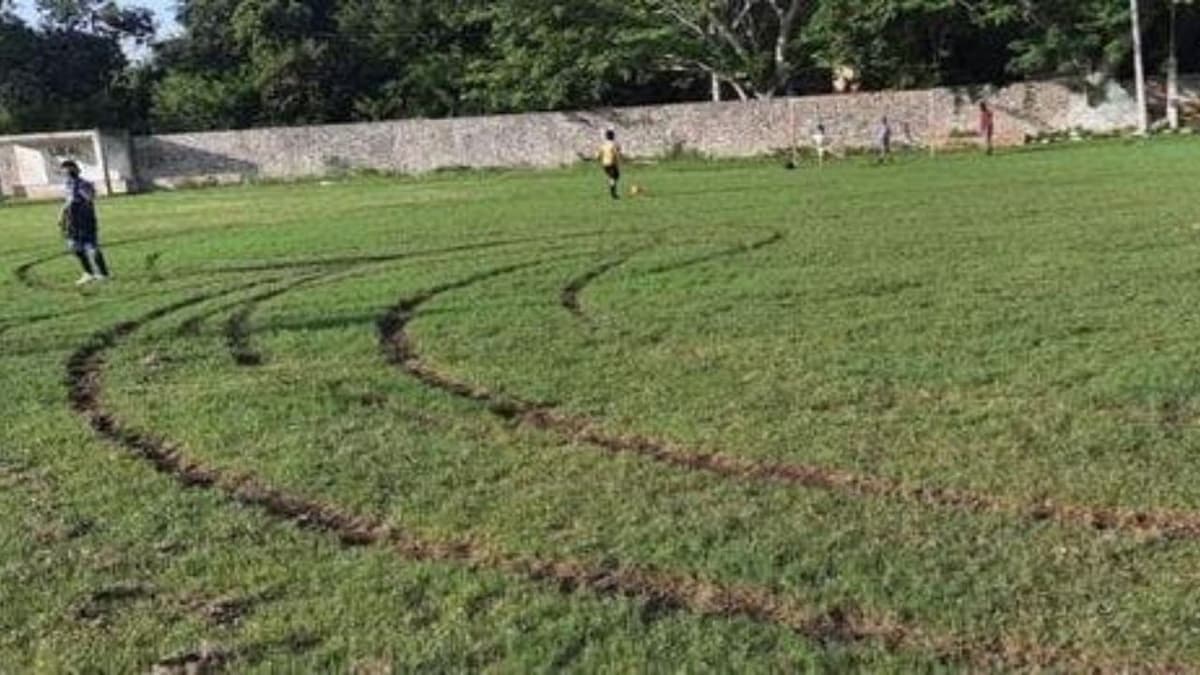 Aparecen extrañas marcas en campo de Yucatán, pobladores temen aterrizaje de OVNIS