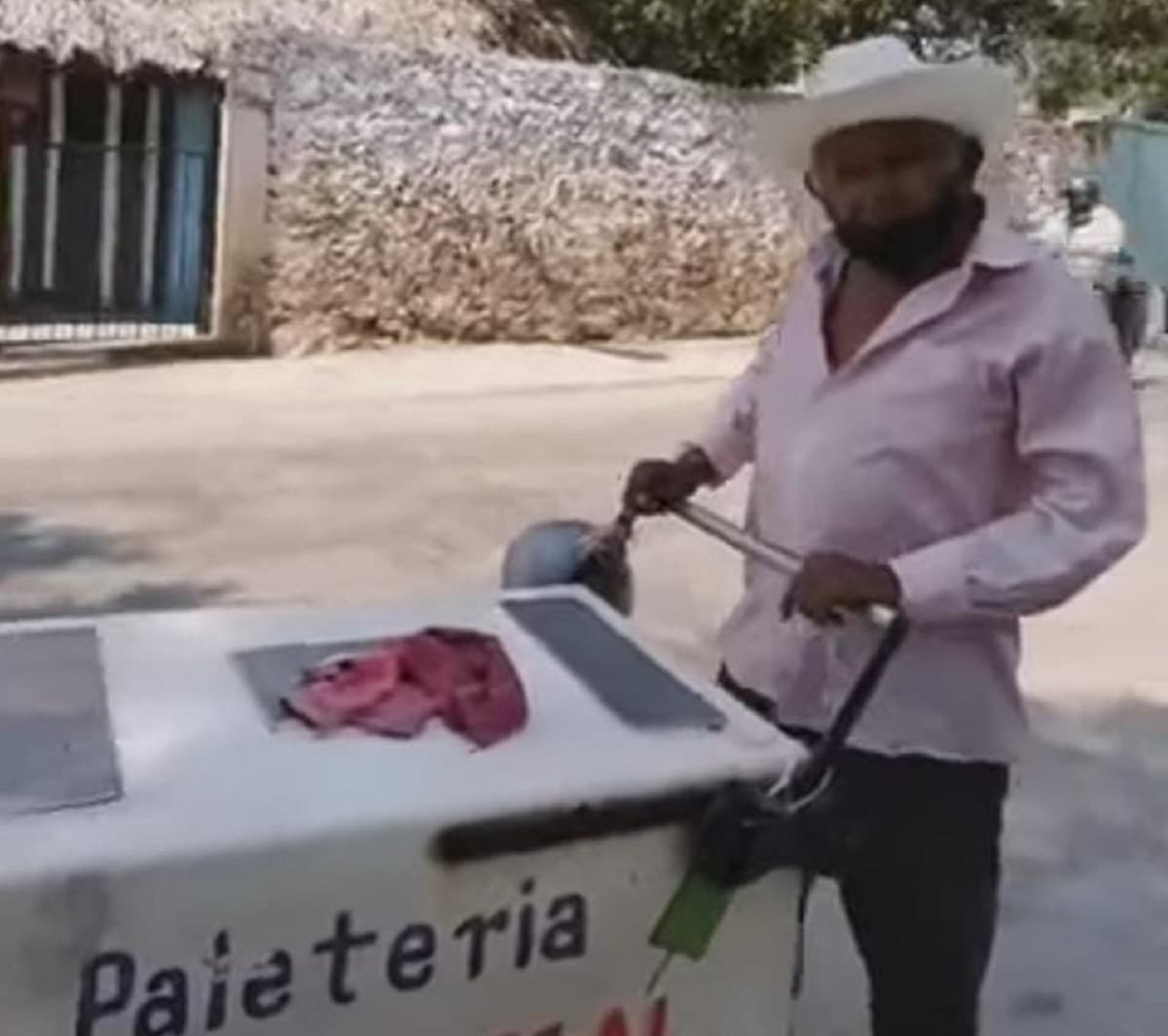 VIDEO: le pagan a abuelo maya saborín "más caro de su vida"