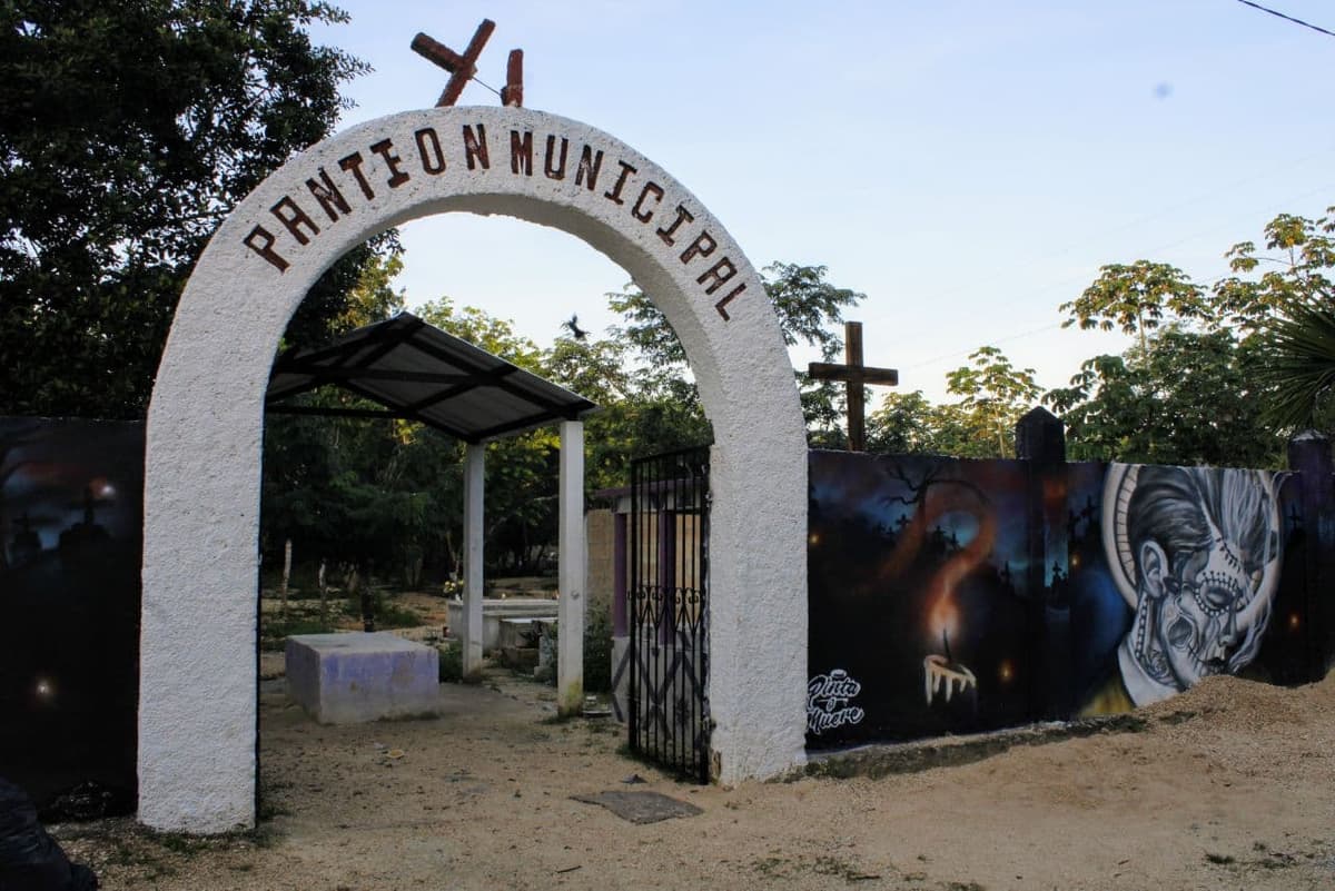 Embellece gobierno de Blanca Merari Tziu Muñoz los panteones municipales