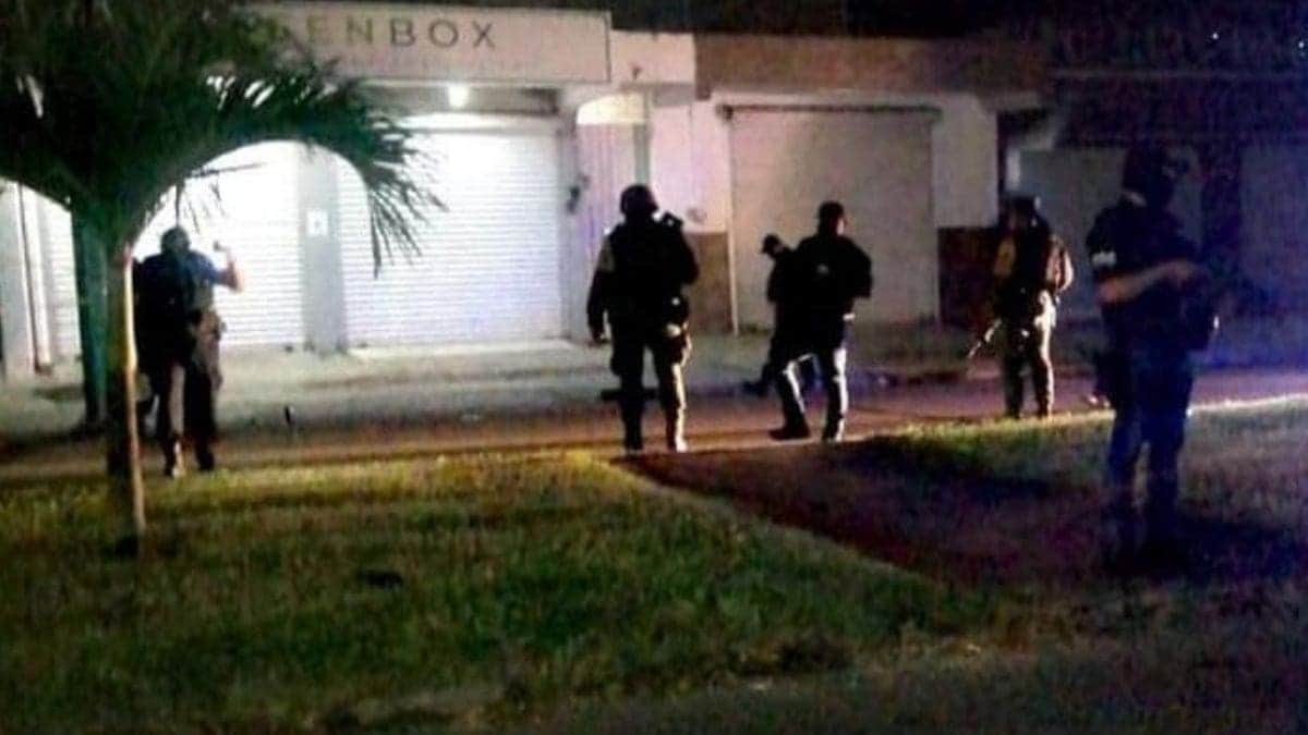 Disparan contra dos comercios en Chetumal