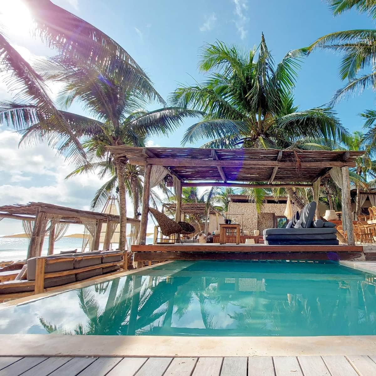 VIRAL: Le cobran más de 5 mil pesos de 'propina' en Taboo Tulum, su consumo fue de 800 pesos