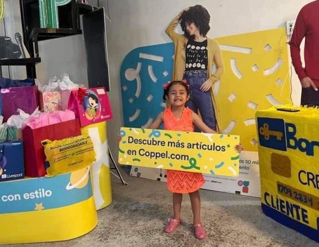 Niña pidió su fiesta temática de Coppel para recordar a su abuelito fallecido