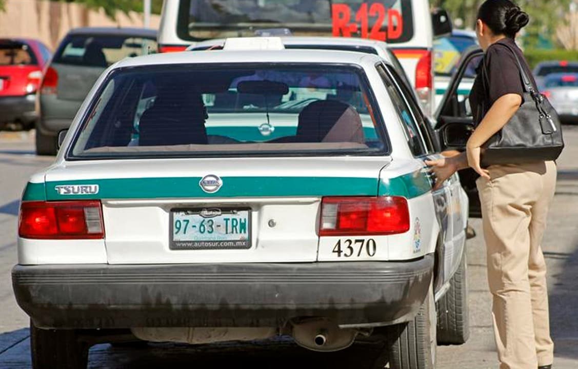 Sancionarán a taxistas de Cancún con servicio social para personas con discapacidad