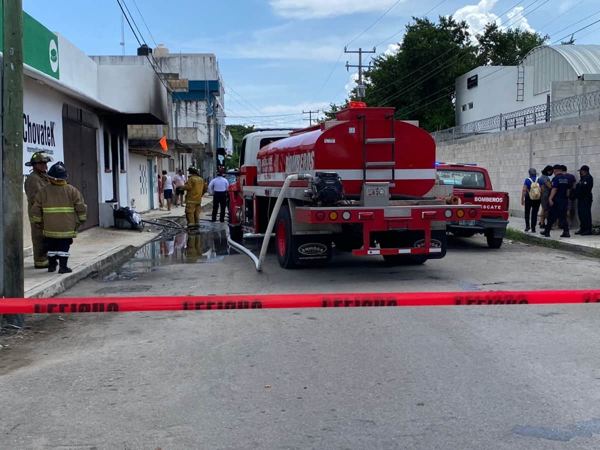Se incendia departamento con una mujer adentro en Playa del Carmen