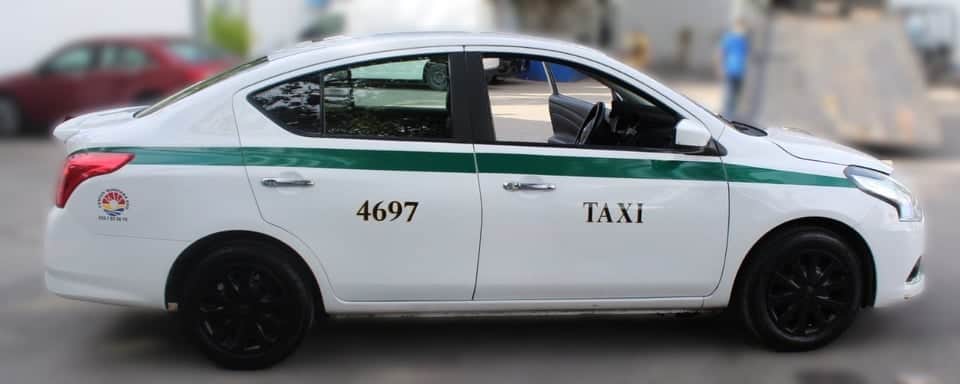 Caen taxistas de Cancún por extorsionadores y motorolos