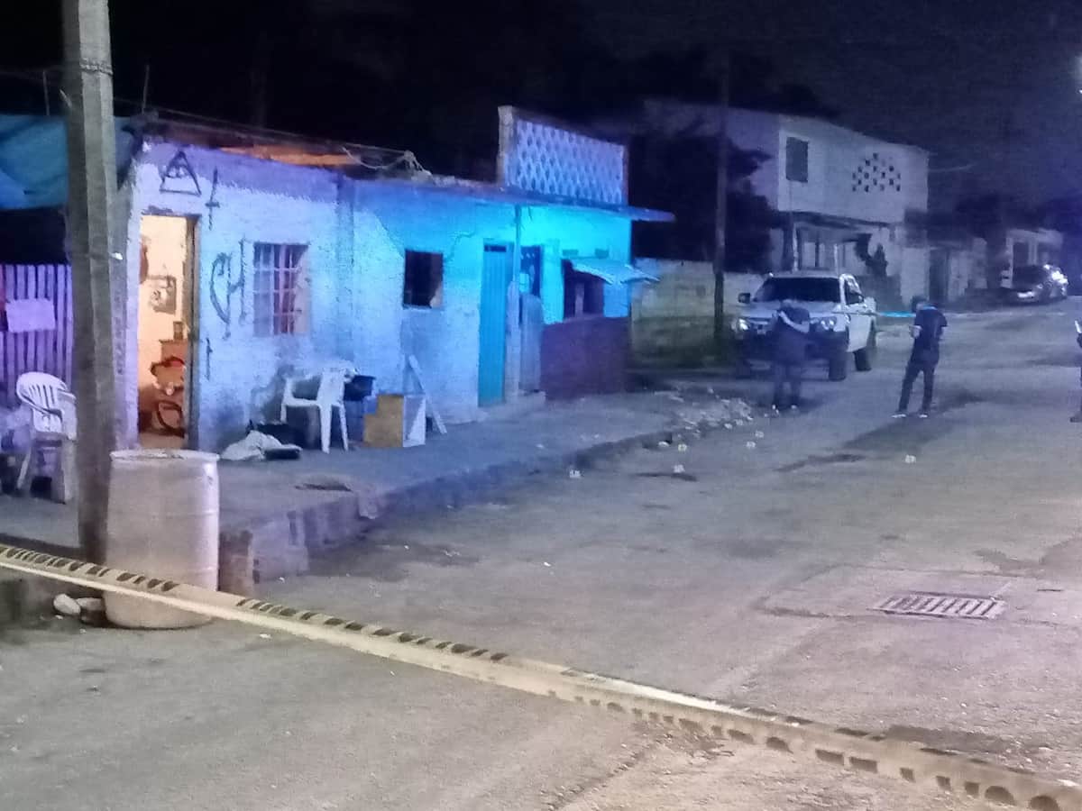 Disparan a dos sujetos en la Supermanzana 66 de Cancún