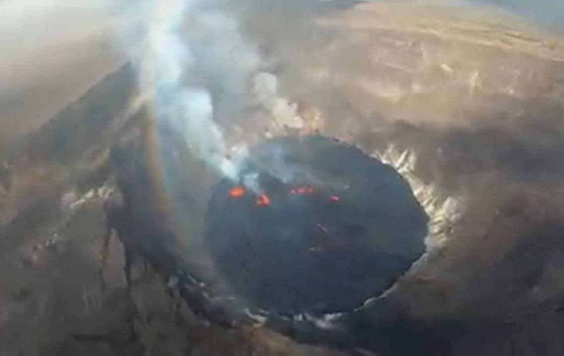 VIDEO: Impresionante acoiris se forma sobre el volcán Kilauea
