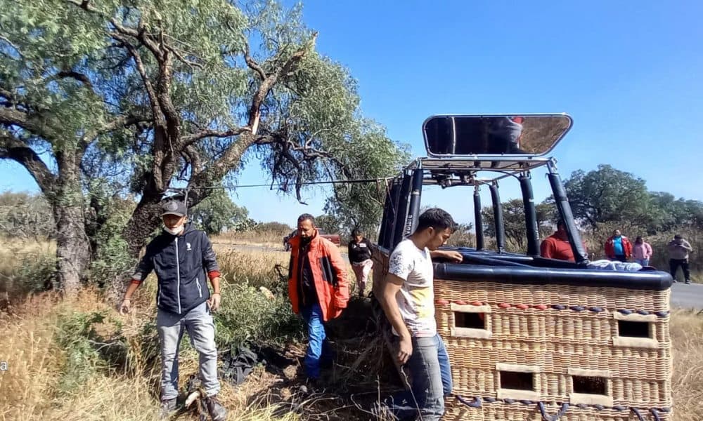 Cae un globo aerostático en Teotihuacán por mal clima, deja 9 heridos