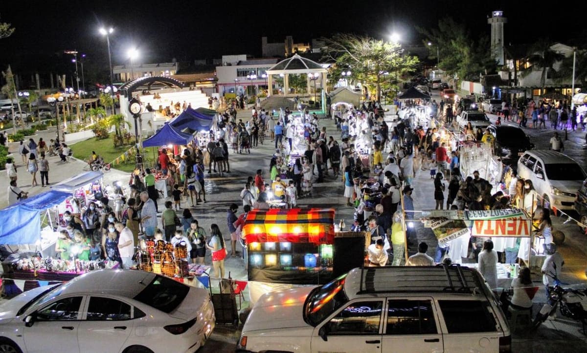 Con éxito se realizó en Puerto Morelos el primer Pabellón Artesanal y Gastronómico